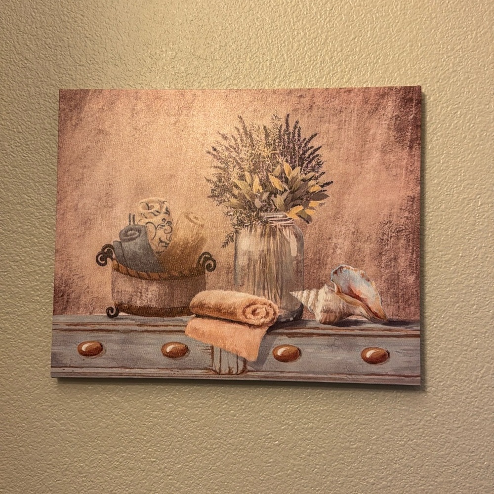 Nice bathroom painting perfect for a guest bathroom